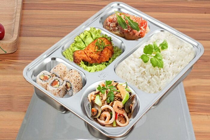 Khang Võ - Dịch vụ suất ăn công nghiệp ở quận 3 đáng tin cậy 2 Sử dụng dịch vụ suất ăn công nghiệp đem đến nhiều lợi ích cho doanh nghiệp