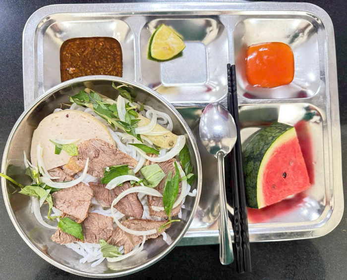 Khang Võ - đơn vị chuyên cung cấp suất ăn công nghiệp ở Quận 1 uy tín