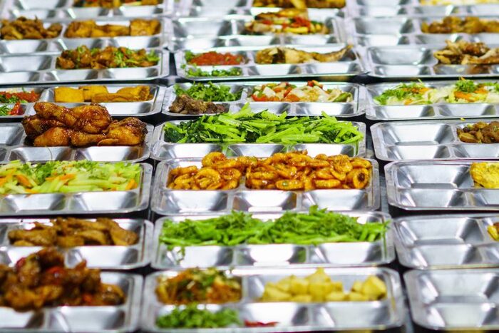 Dịch vụ suất ăn công nghiệp ở quận 4 luôn đảm bảo các tiêu chí gì?