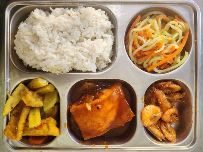 Khang Võ - chuyên cung cấp suất ăn công nghiệp ở Tân Bình 