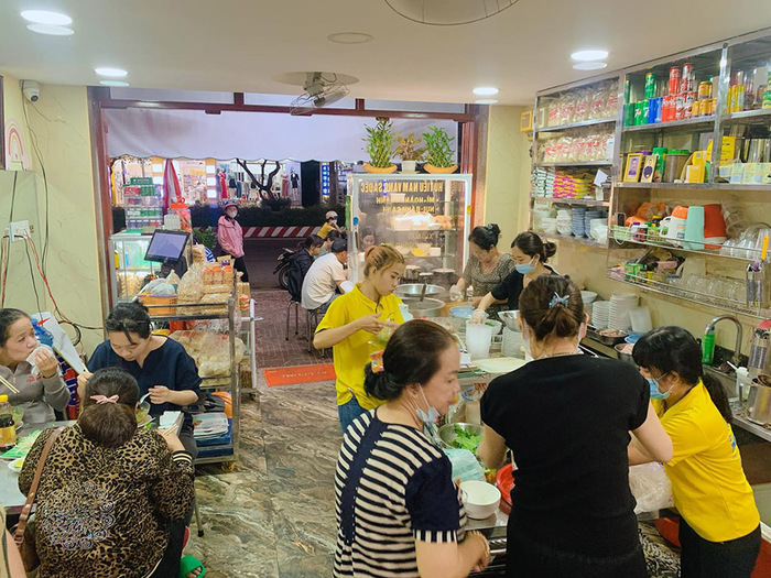 Chia sẻ kinh nghiệm mở quán hủ tiếu có lợi nhuận cao 4 Thiết kế và trang trí quán hủ tiếu