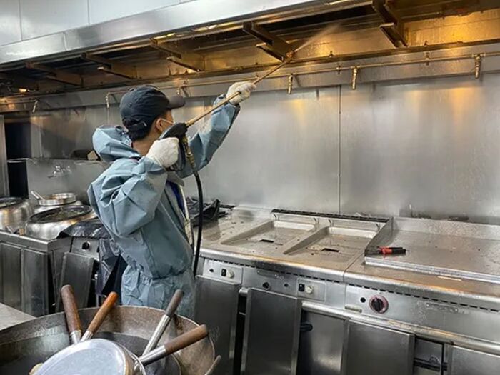 Quy trình vệ sinh bếp ăn công nghiệp chi tiết từ A đến Z 1 Vệ sinh bếp ăn công nghiệp đóng vai trò quan trọng như thế nào?