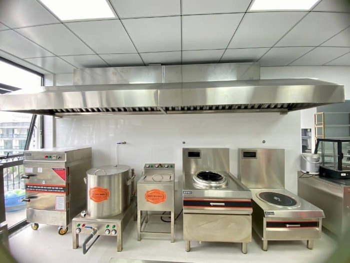 So sánh bếp từ công nghiệp và bếp ga công nghiệp từ A - Z 3 So sánh về độ an toàn giữa 2 loại bếp