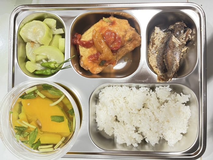 Khang Võ - Chuyên suất ăn công nghiệp ở Nhà Bè đa dạng món 1 Suất ăn công nghiệp ở Nhà Bè phục vụ tận nơi mang đến nhiều tiện ích