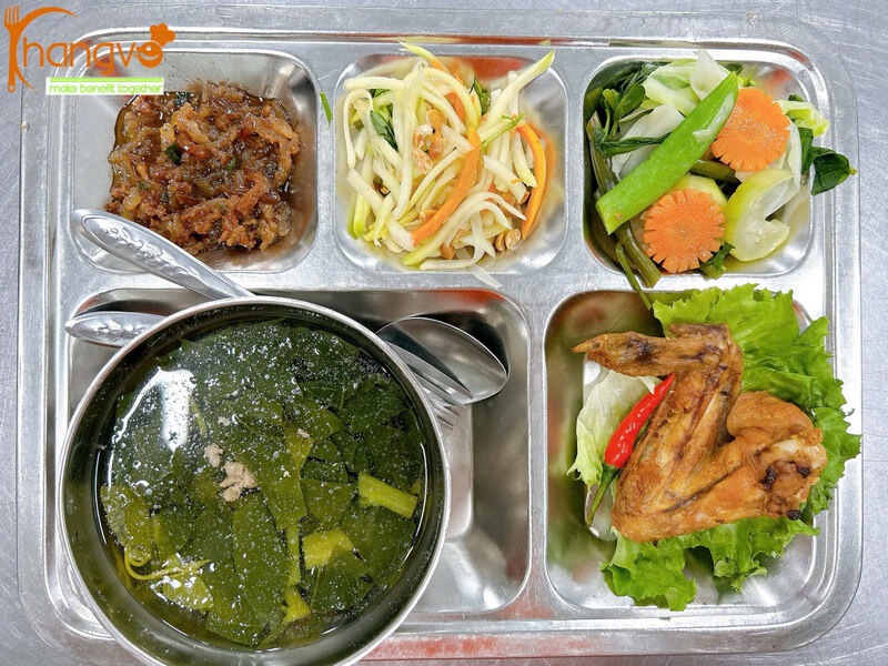 Suất ăn công nghiệp cao cấp (Từ 35.000đ trở lên)