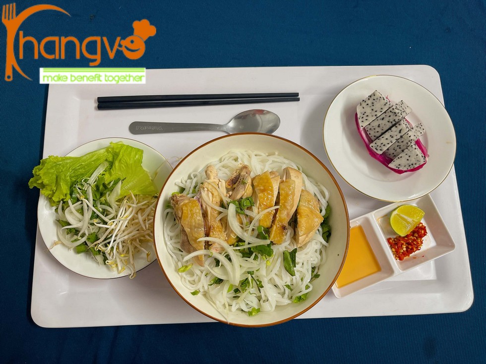 Cung Cấp Suất Ăn Công Nghiệp KCN Lê Minh Xuân - Báo Giá Nhanh 4 Tiêu Chí Lựa Chọn Đơn Vị Cung Cấp Suất Ăn Công Nghiệp Tại KCN Lê Minh Xuân